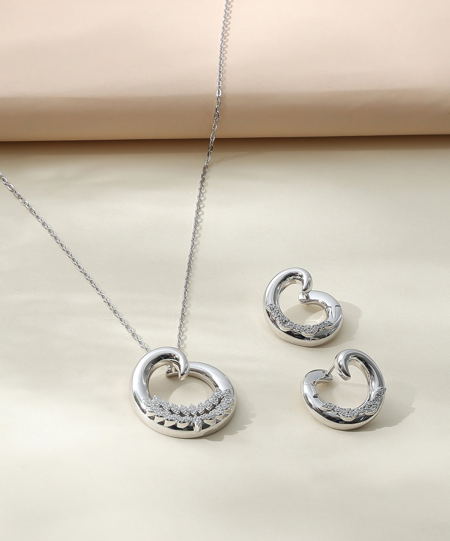 Siora Jewels Heart Loop 925 Silver Jewellery Set for Women | Rhodium Finish with Interlinked Hearts & Zircon Detailing